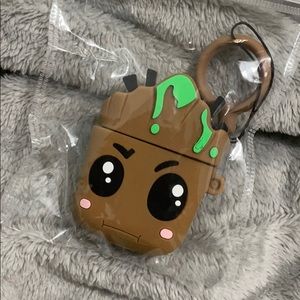 Baby groot airpod case